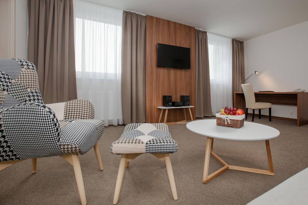 Hotel Metropol Spišská Nová Ves Exteriör bild
