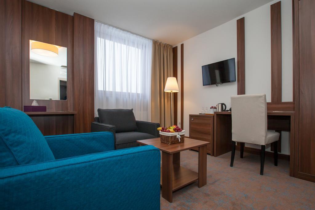 Hotel Metropol Spišská Nová Ves Exteriör bild