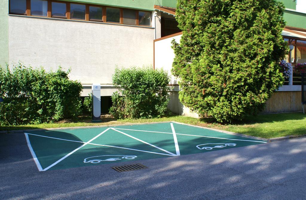 Hotel Metropol Spišská Nová Ves Exteriör bild